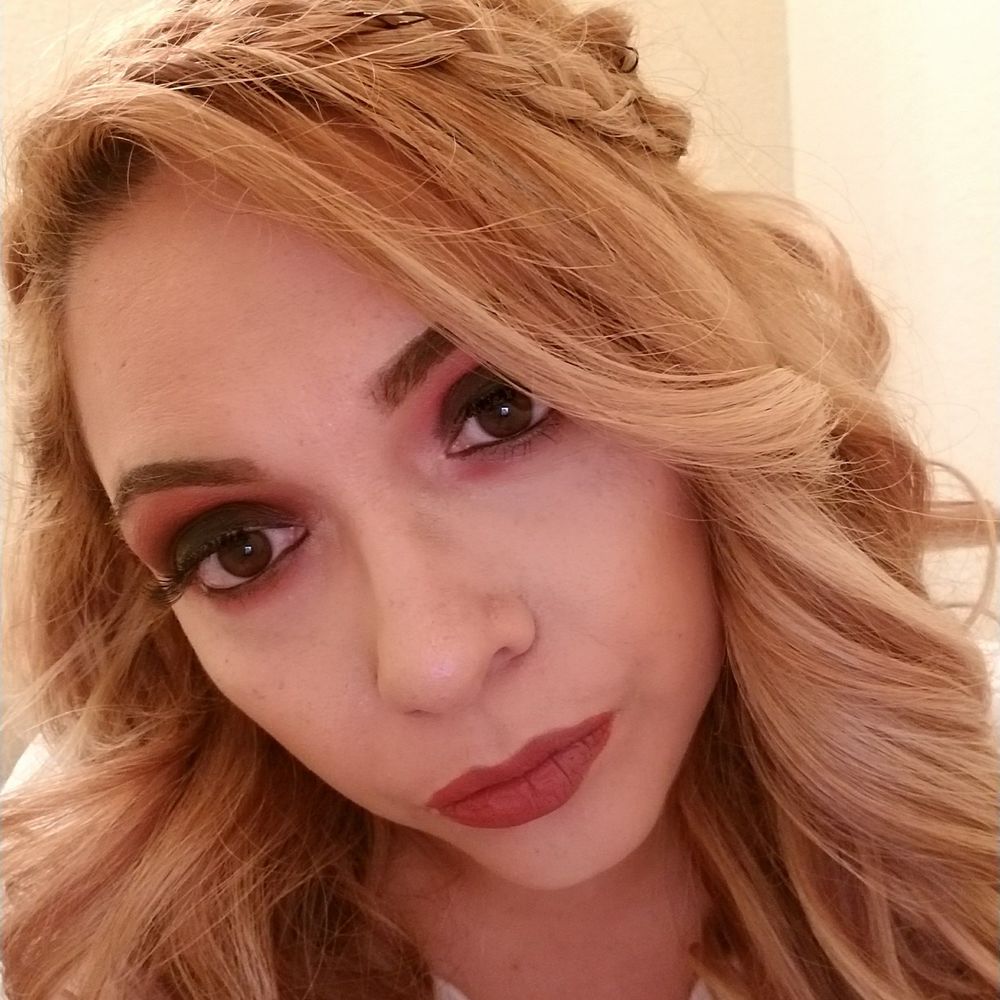 Meet your Posher, Raquel